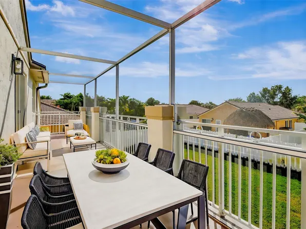 16198 SW 6th Street, Pembroke Pines, FL 33027