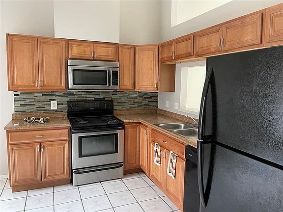 2nd image of 6585 Meritmoor Cir