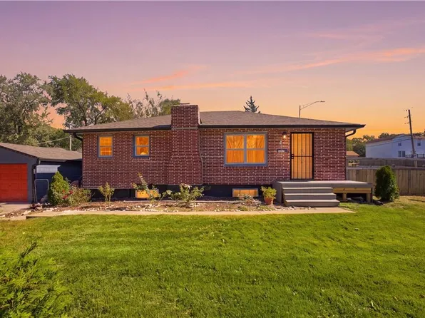 9417 Palmer Ave, Kansas City, MO 64138
