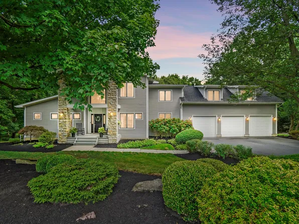 3303 Woodstone Dr, Lewis Center, OH 43035