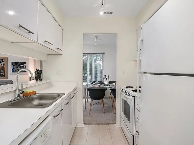 Saddle Creek Apartments — Photo 4