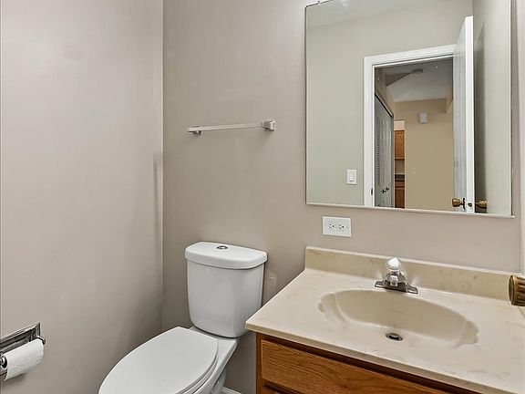 5th image of 553 Ascot Ln #553