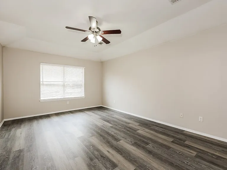 5924 Firethorn Dr — Photo 10