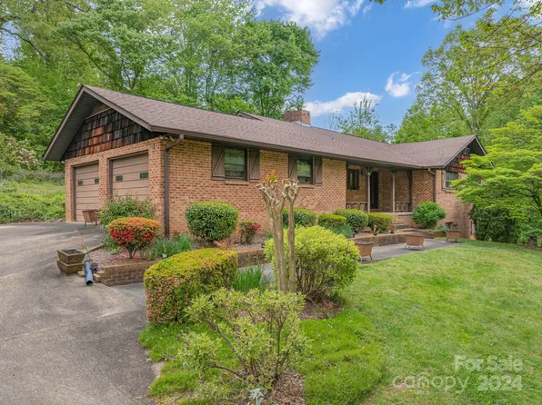 260 Woodland Dr, Marion, NC 28752