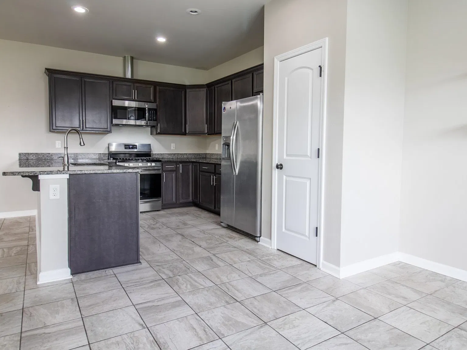 3 bed, 1624 sqft, $1,750 — Photo 2