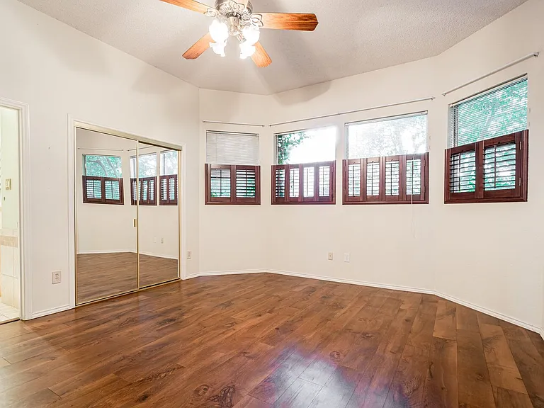 2109 Castle View Dr — Photo 11