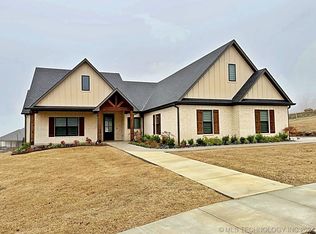 600 Falls Cir, Tahlequah, OK 74464