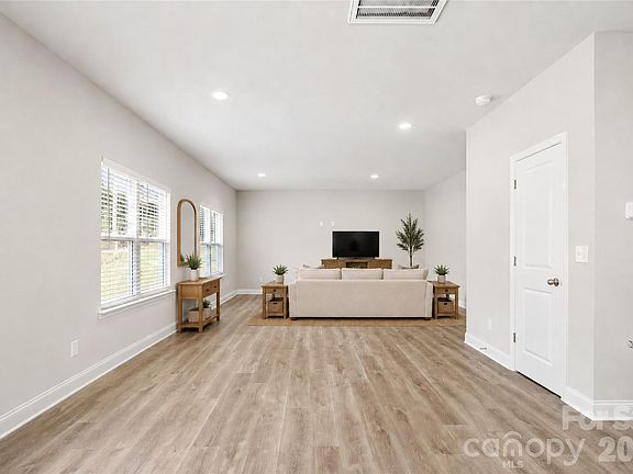 4th image of 8908 Sawyer Run Ct