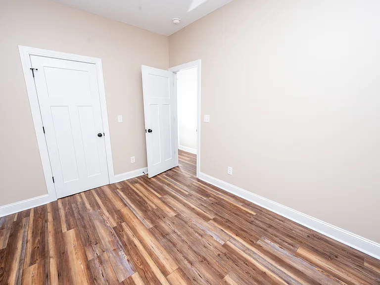 136 Macdonald Blvd — Photo 14