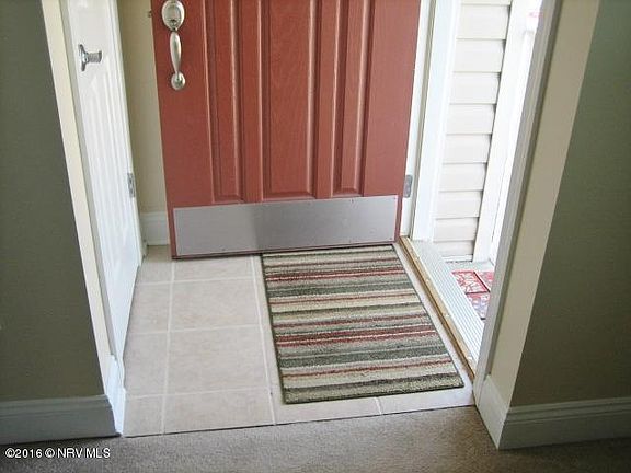 3rd image of 260 Robin Hood Dr