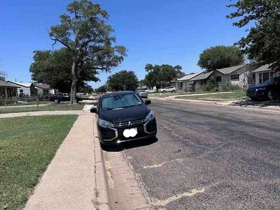 Exterior Neighborhood (street photo)