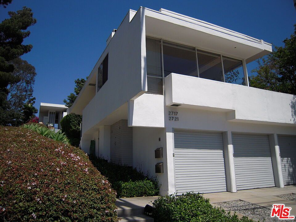 1st image of 2721 Waverly Dr