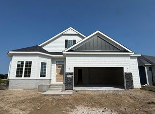 8176 Haywood Dr, Circle Pines, MN 55014