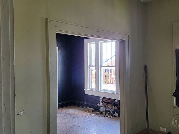 4th image of 1917 N Central St