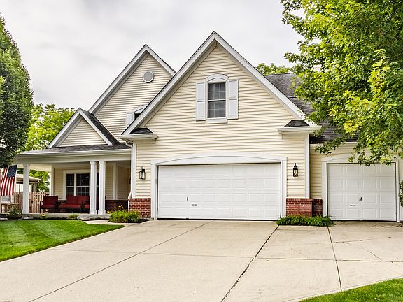 3rd image of 3907 Brasseur Ln