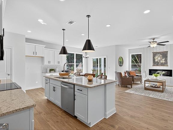 3rd image of 125 Windsor Park Ct
