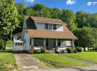 310 Koontz Ave, Clendenin, WV 25045