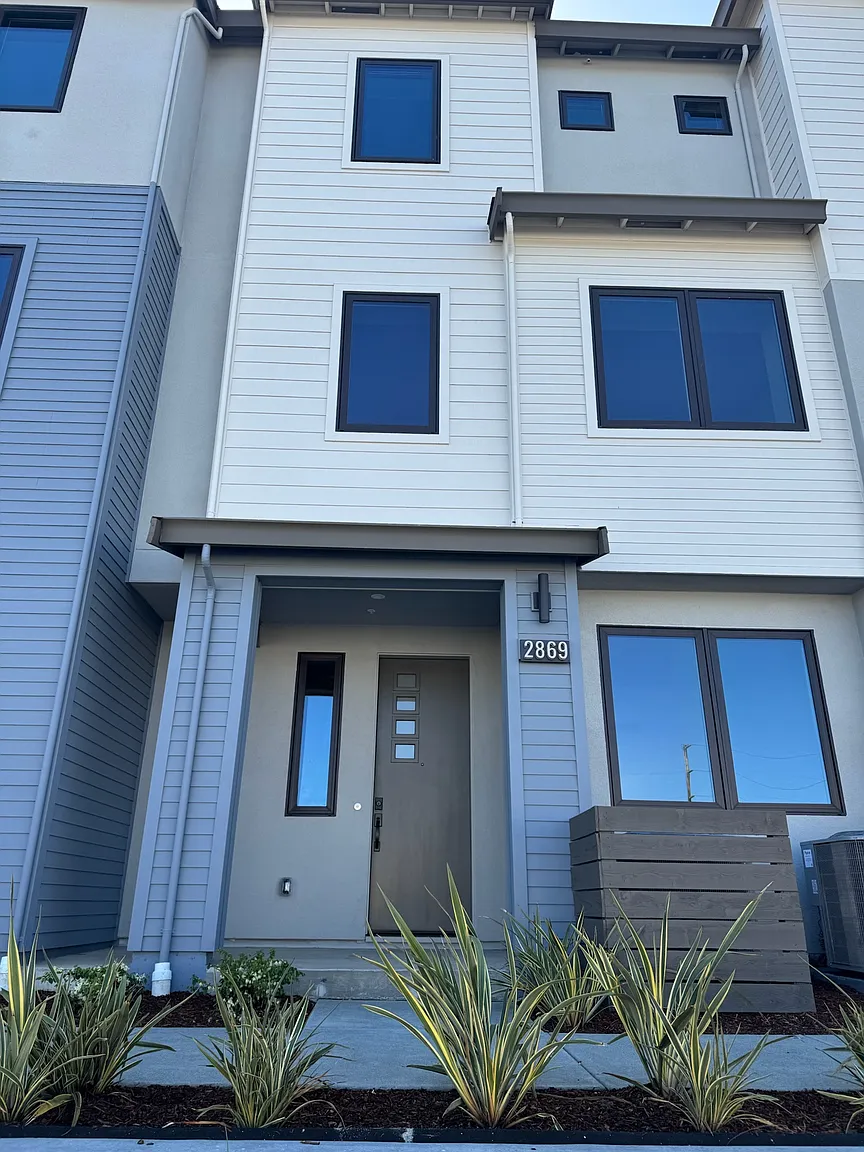2869 Josephine Ln photo 1