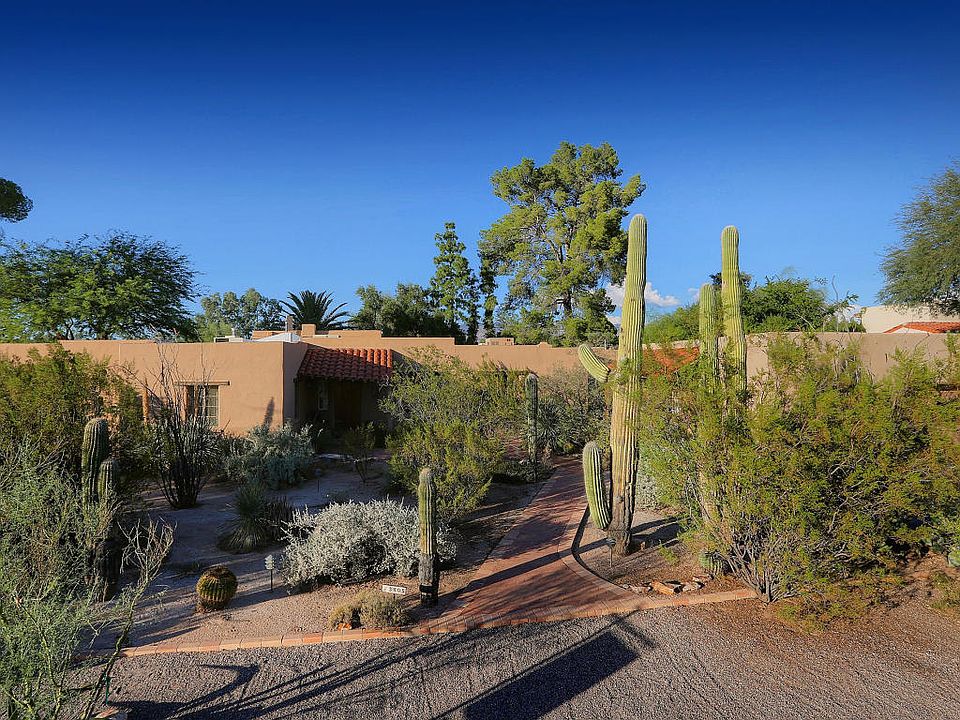 1st image of 3805 E Calle Barcelona