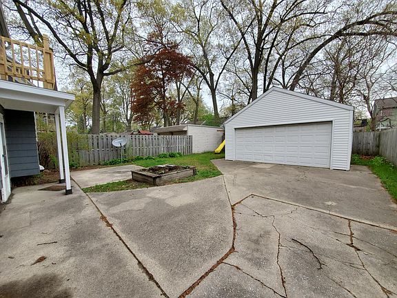 2 car detached garage