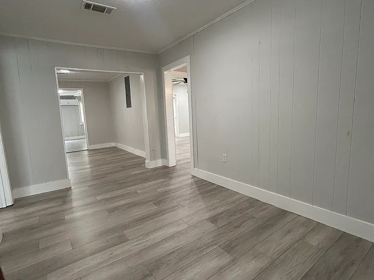 Belvedere Dr — Photo 10