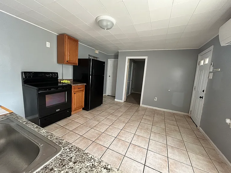 93 Whipple St #1 — Photo 2