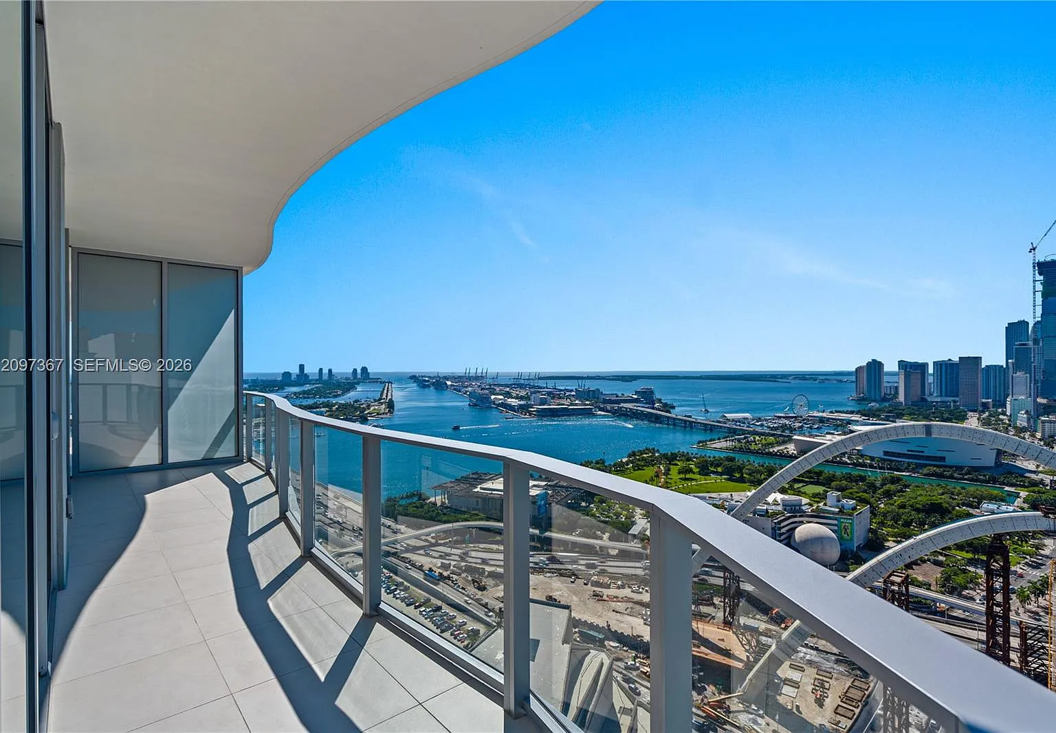 Casa Bella Residences — Photo 2