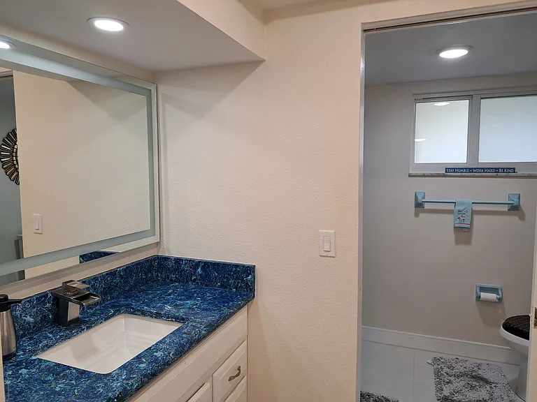 1 Colony Point Dr — Photo 24