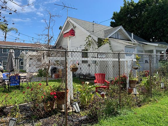 2nd image of 500 Rose Ave