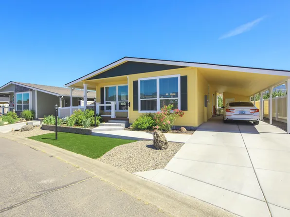 333 Mountain View Dr Unit 28, Talent, OR 97540