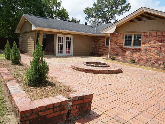 2nd image of 3195 Fernway Dr