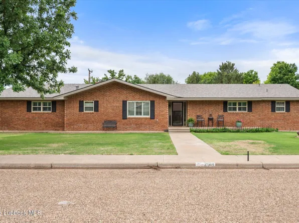 2501 N 2nd St, Tahoka, TX 79373