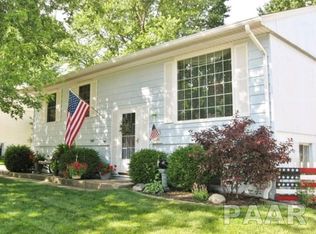 13 Dominion Ct, Pekin, IL 61554