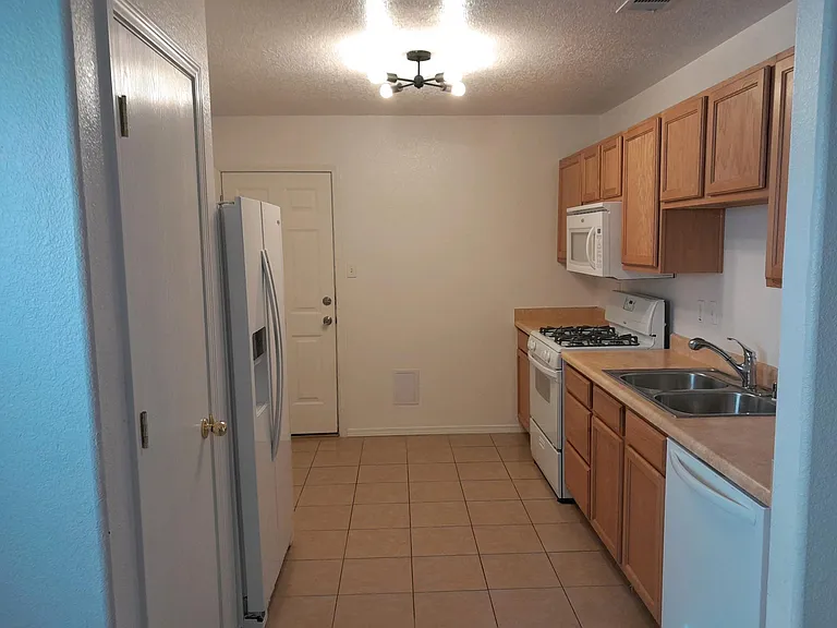 4092 Sandia Vista Rd — Photo 5