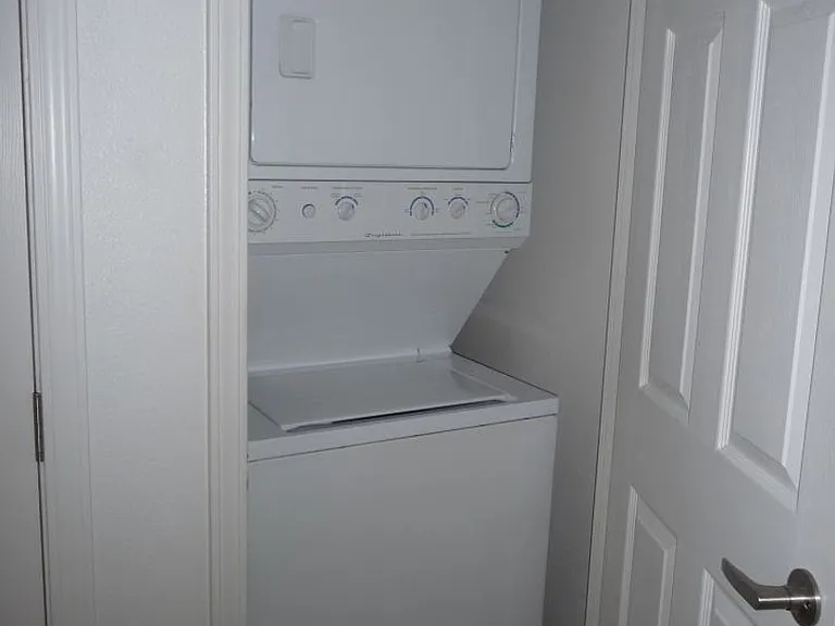 UPJ214 — Photo 8