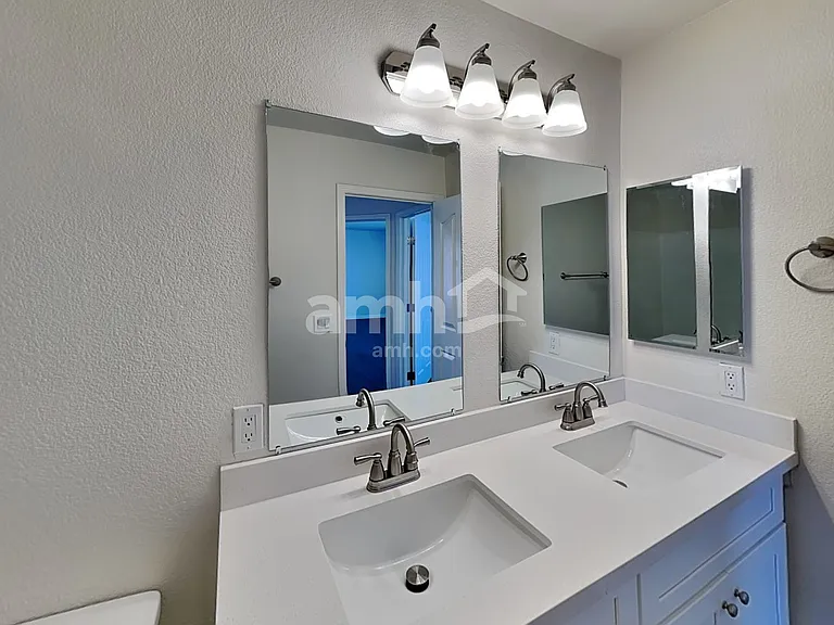 8221 Woodland Prairie Ave — Photo 16