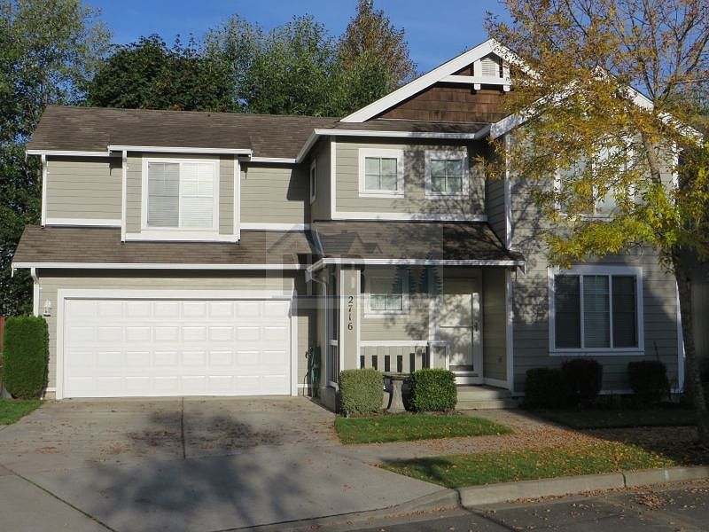 1st image of 2716 8th St SE