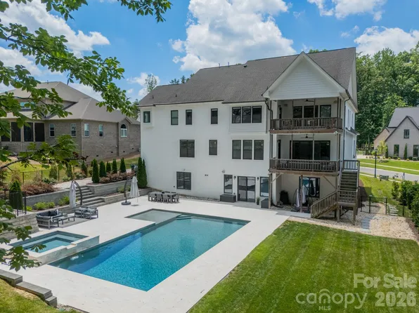 2008 Kenmere Ln, Charlotte, NC 28270