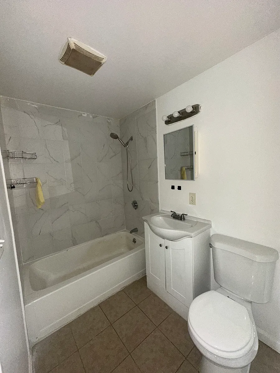 Building Photo - 16 2nd St #3