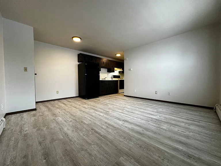 1052 Winter Ln — Photo 3
