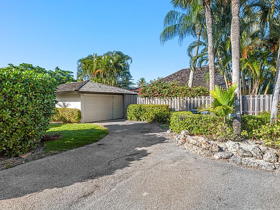 2nd image of 11868 Pebblewood Drive