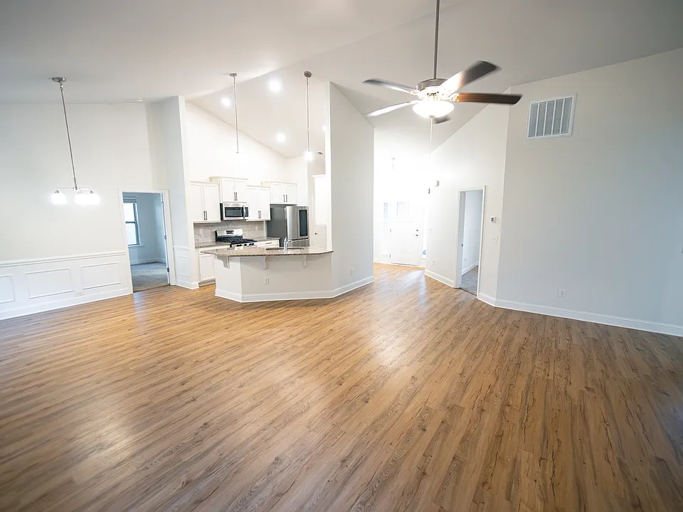 122 Starlight Dr