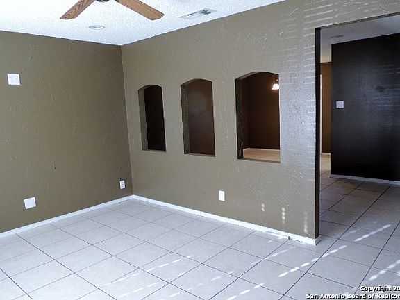 2nd image of 5990 Hidden Boulder St
