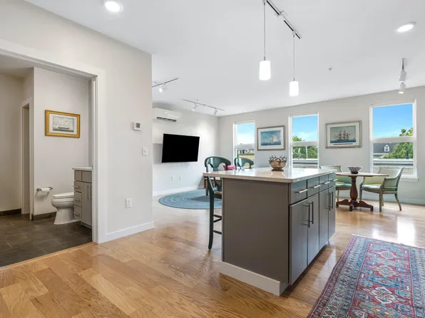 65 Munjoy Street #7, Portland, ME 04101