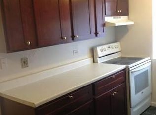 299 Joanna Ct APT 101, Antioch, IL 60002