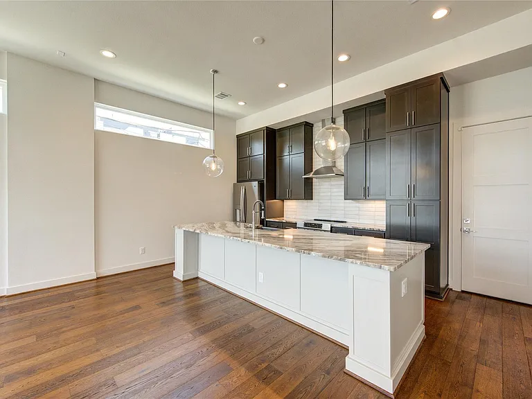 2418 Gray St — Photo 13