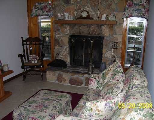 5th image of 607 E Blue Lake Ter