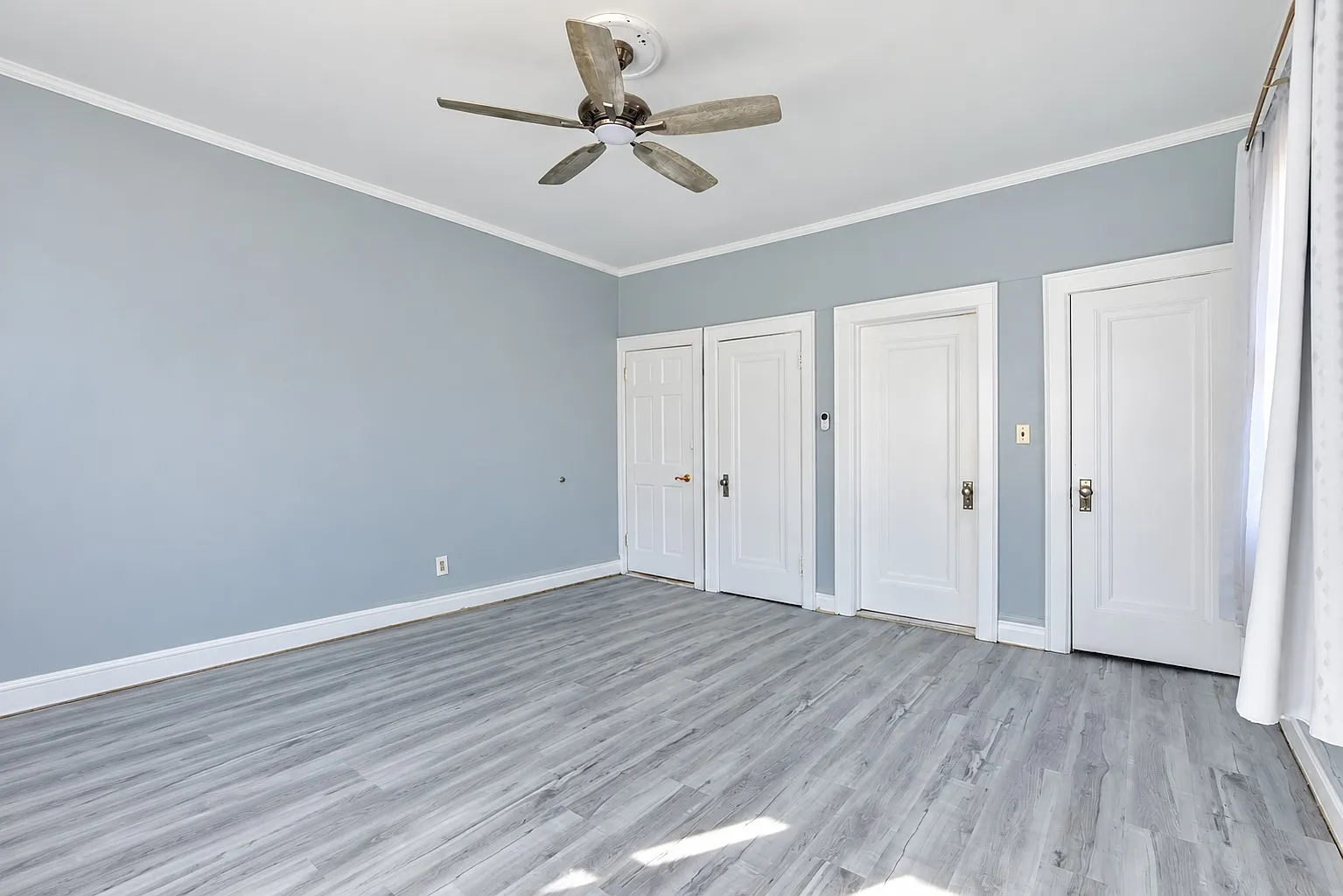 1 bed, 800 sqft, $2,200 — Photo 3