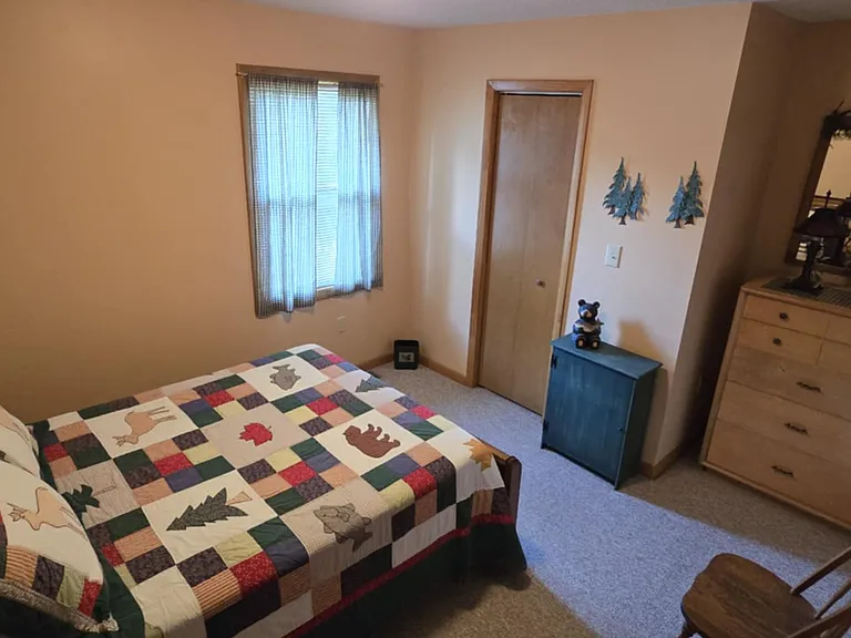 Pondview Dr — Photo 9