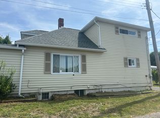 402R 10th St, Windber, PA 15963